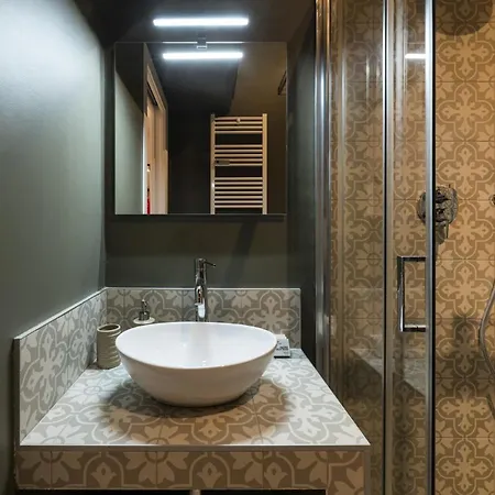 Easylife - Tranquillo Vicino Prada * Milan